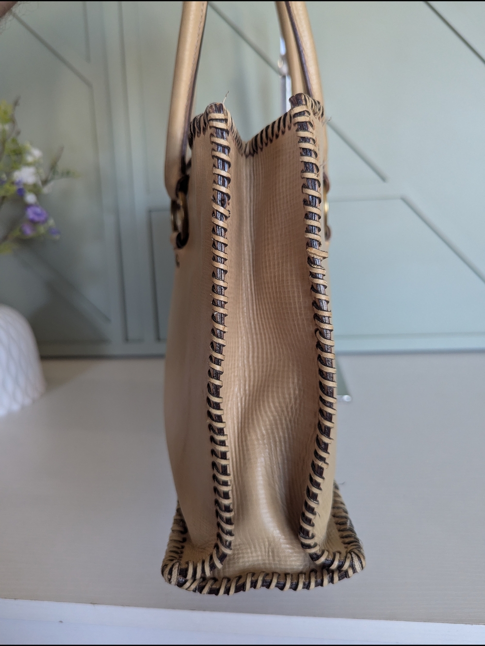 Gucci Beige Leather Whipstitch Tote - Picture 4 of 16